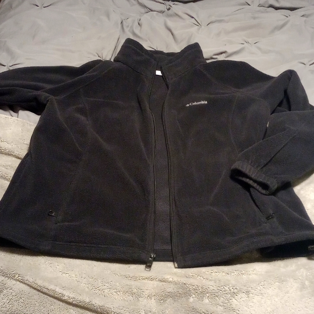 Women's Columbia fleece jacket